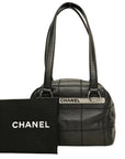 CHANEL 2004–2005 Chocolate Bar Stitch Shoulder Bag