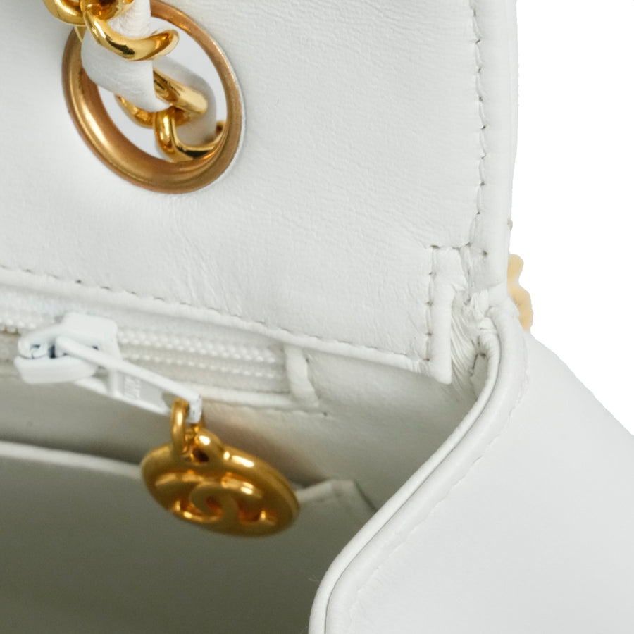 CHANEL 1994-1996 Matelassé Chain V-Flap Lambskin Shoulder Bag