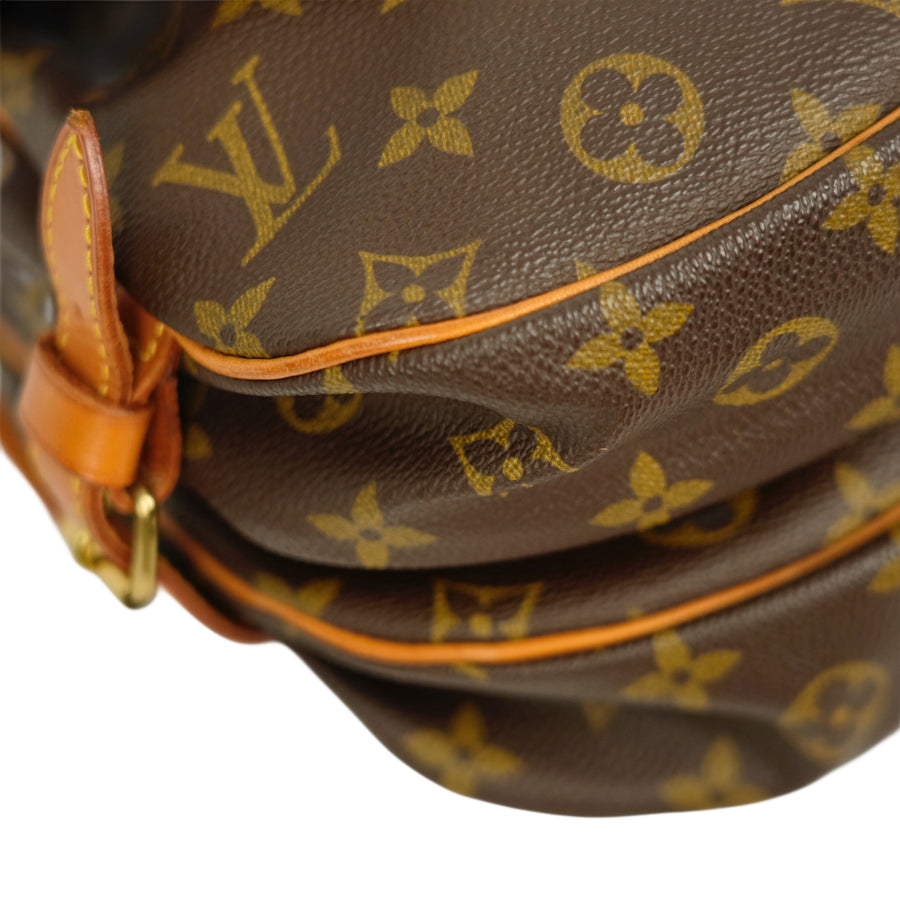 LOUIS VUITTON Monogram Saumur 30 M42256 Shoulder Bag