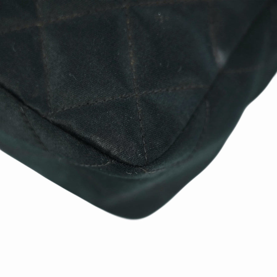 CHANEL 1986-1988 Matelassé Shoulder Bag