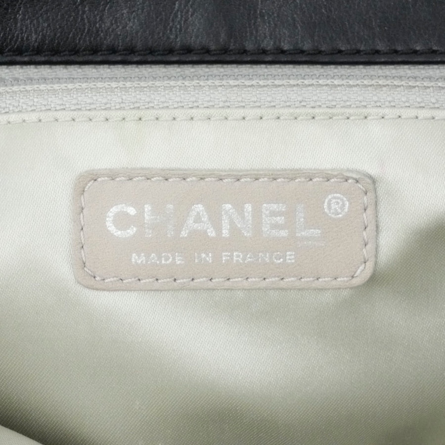 CHANEL 2006-2008 Coco Mark Matelassé Lambskin Shoulder Bag