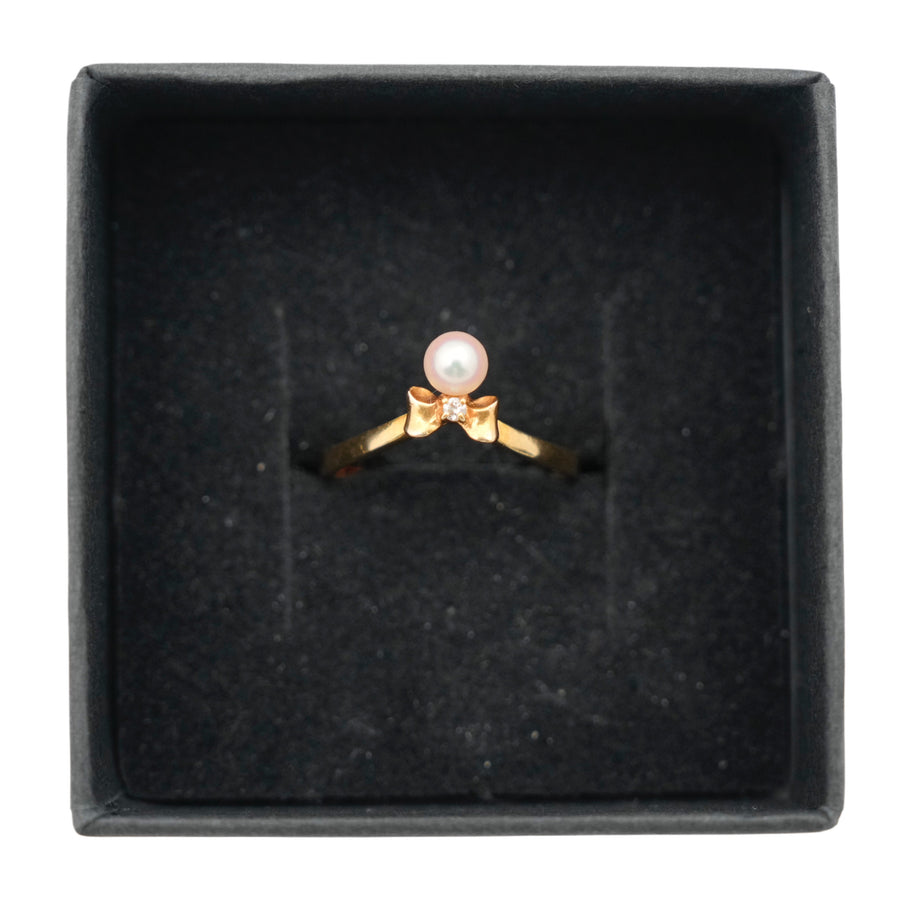 TASAKI Ribbon Pearl with Diamond Side Stones Ring