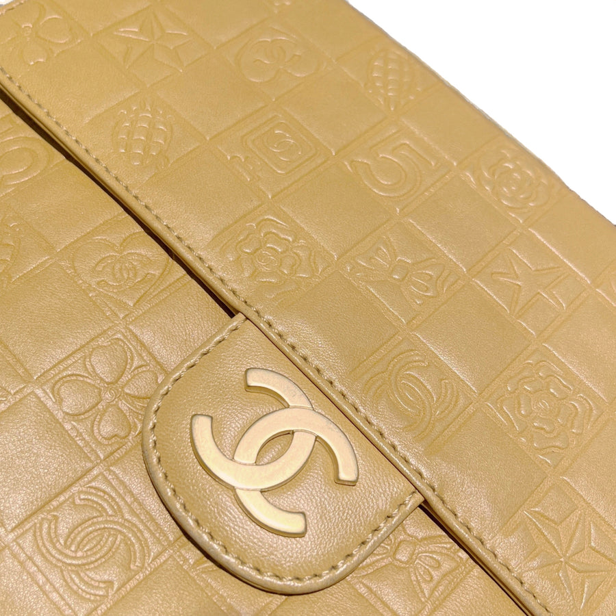 CHANEL 2003-2004 Embossed Logo Chain Double-Front Flap Shoulder Bag
