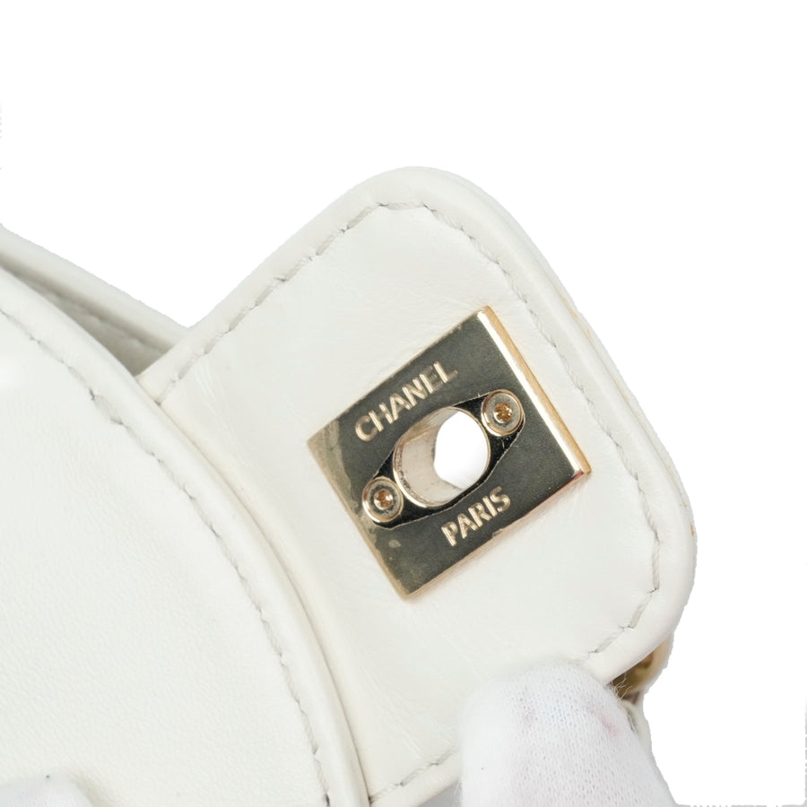 CHANEL Shoulder Bag