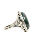 Vintage-Style Stone Leaf Motif Ring