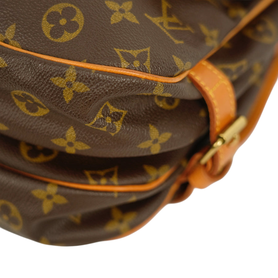 LOUIS VUITTON Monogram Saumur 30 M42256 Shoulder Bag