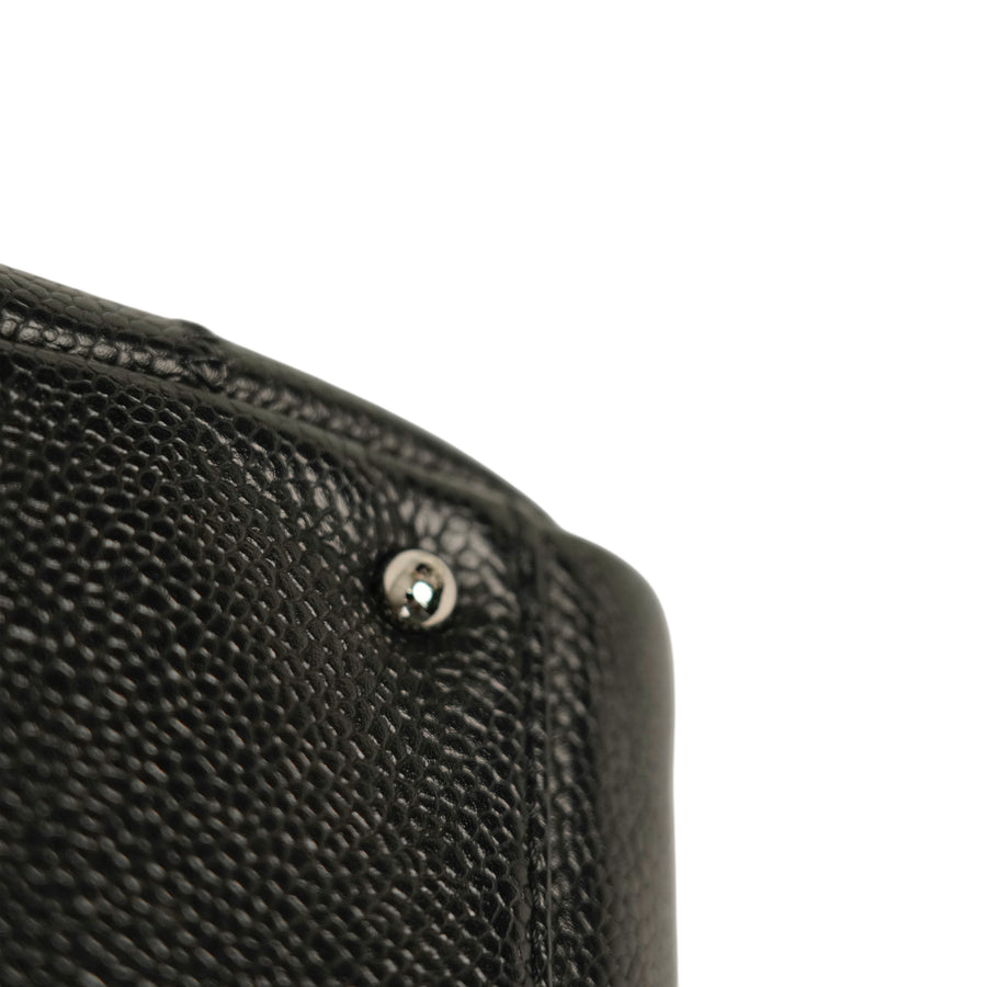 CHANEL 2004–2005 Chocolate Bar Stitch Shoulder Bag