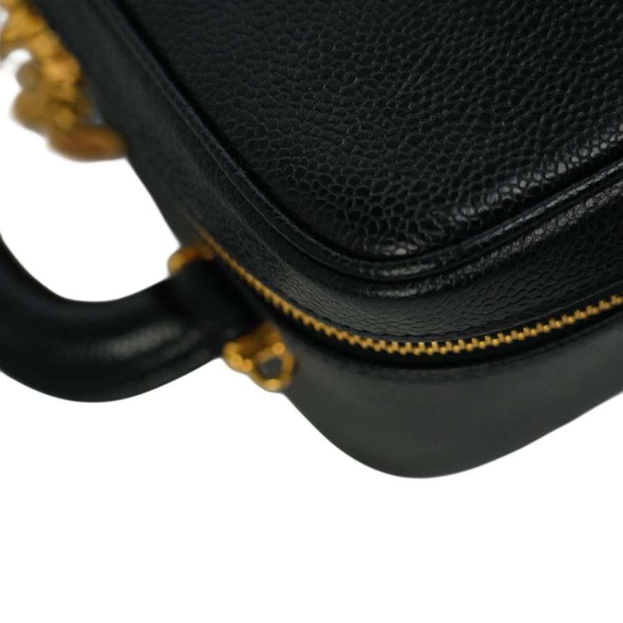 CHANEL 1996–1997 Caviar Leather Vanity Handbag / Shoulder Bag 2-Way
