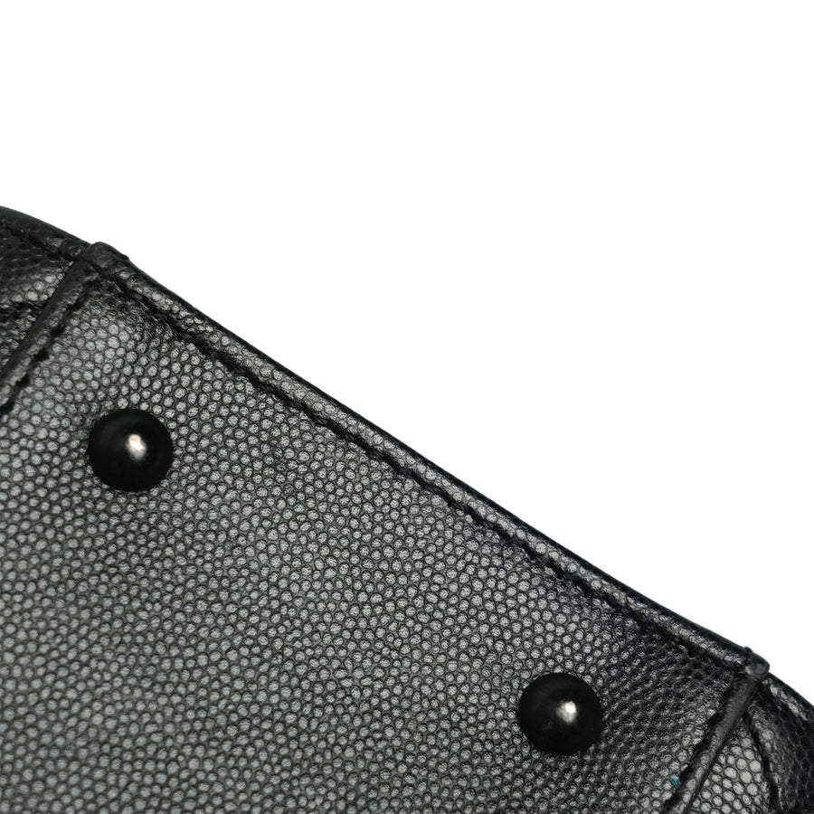 CHANEL 1997–1999 2.55 Matelassé Chain Caviar Skin Shoulder Bag