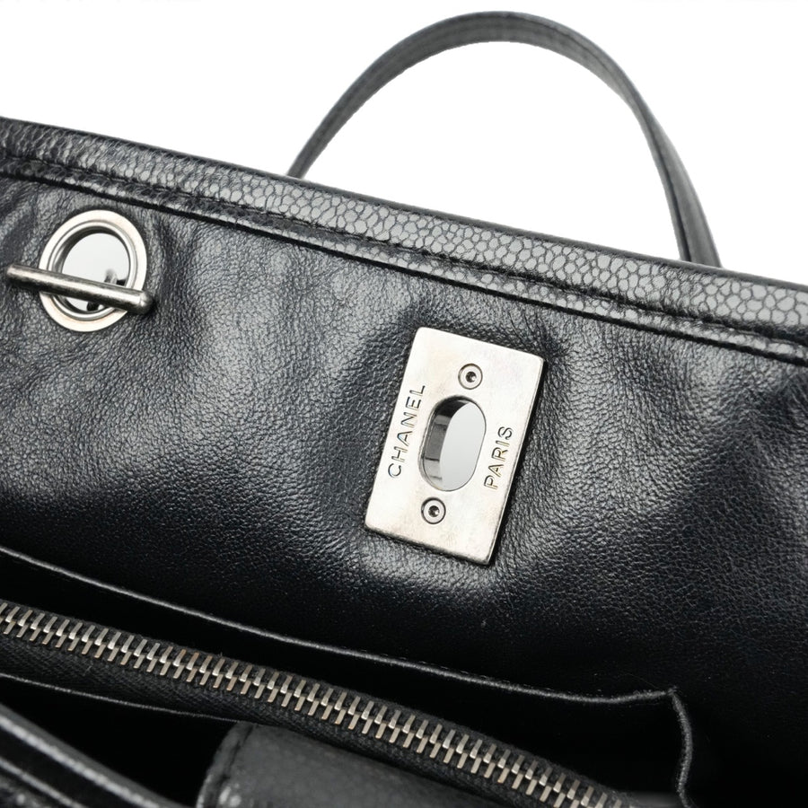 CHANEL 1991–1994 Matelassé Caviar Leather Shoulder Bag