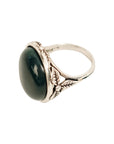 Vintage-Style Stone Leaf Motif Ring
