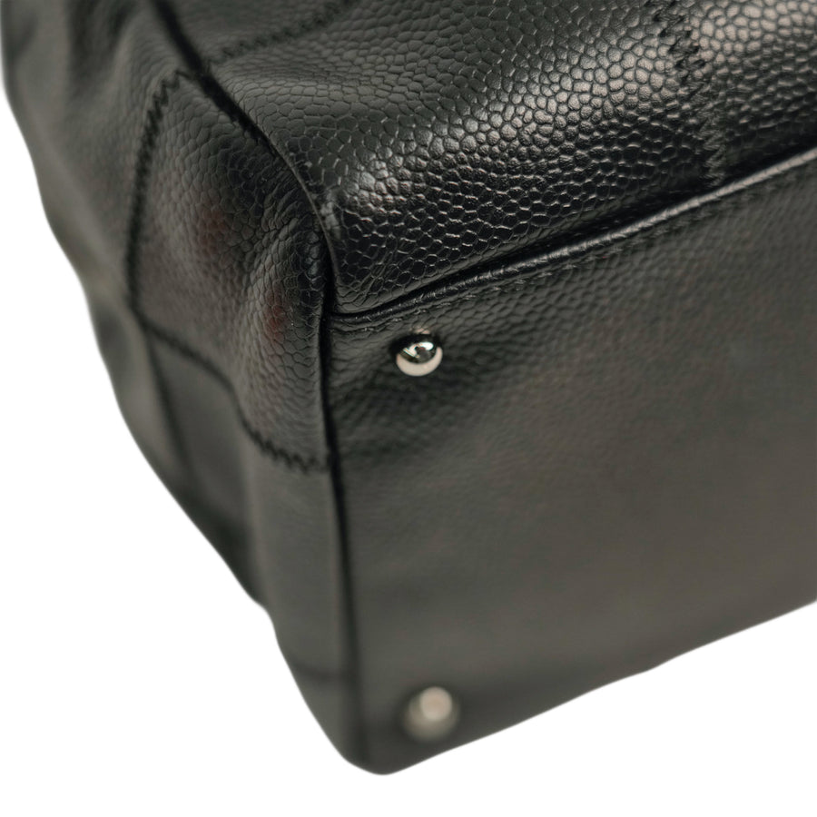 CHANEL 2004–2005 Chocolate Bar Stitch Shoulder Bag
