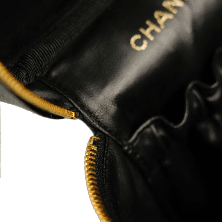 CHANEL 1997-1999 Vanity Caviar Skin Handbag