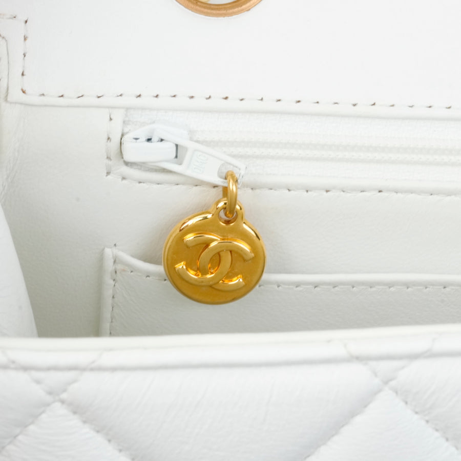 CHANEL 1994-1996 Matelassé Chain V-Flap Lambskin Shoulder Bag