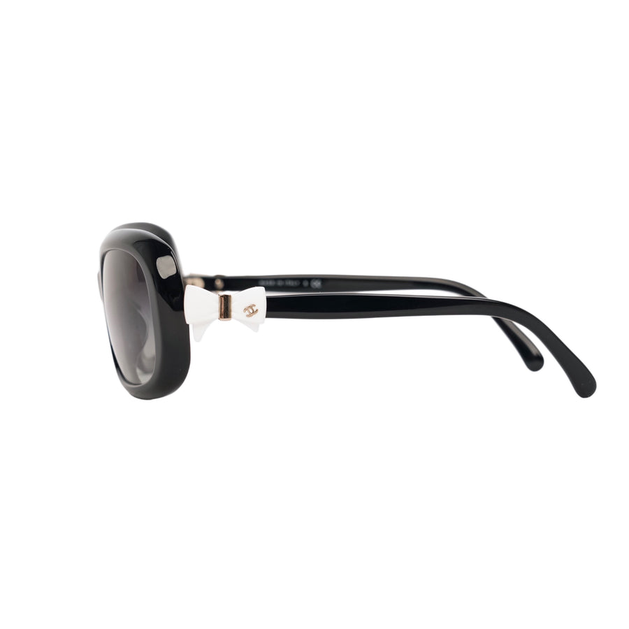 CHANEL Ribbon-adorned Temple Sunglass