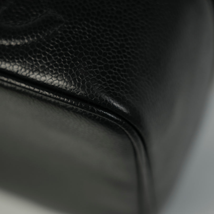 CHANEL 1996–1997 Caviar Leather Vanity Handbag