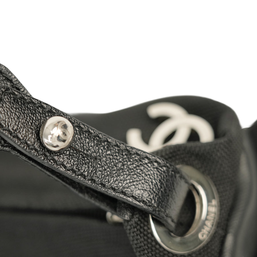 CHANEL 2006–2008 Matelassé Paris-Biarritz Handbag / Shoulder Bag
