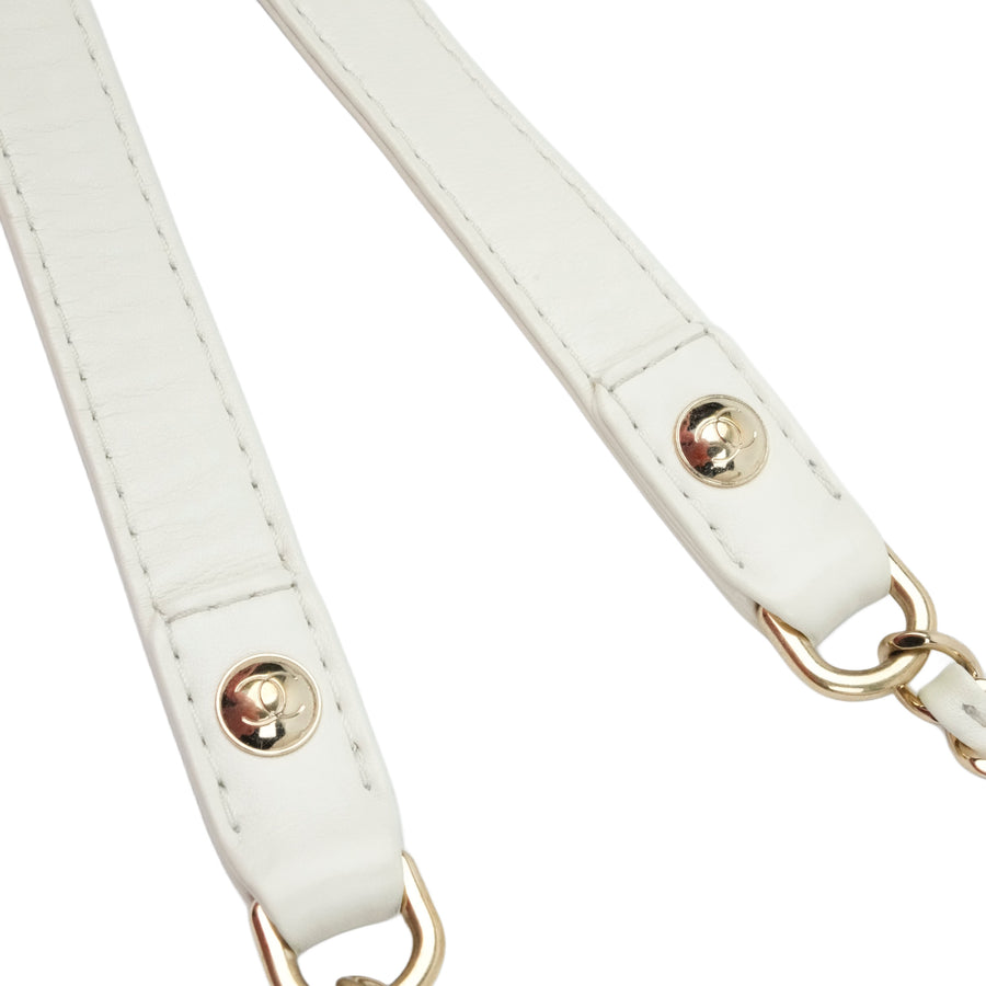 CHANEL Shoulder Bag