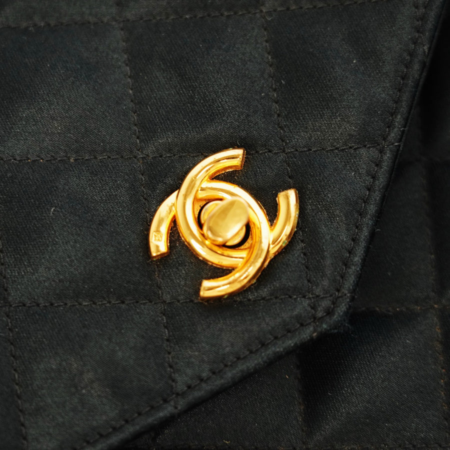 CHANEL 1986-1988 Matelassé Shoulder Bag