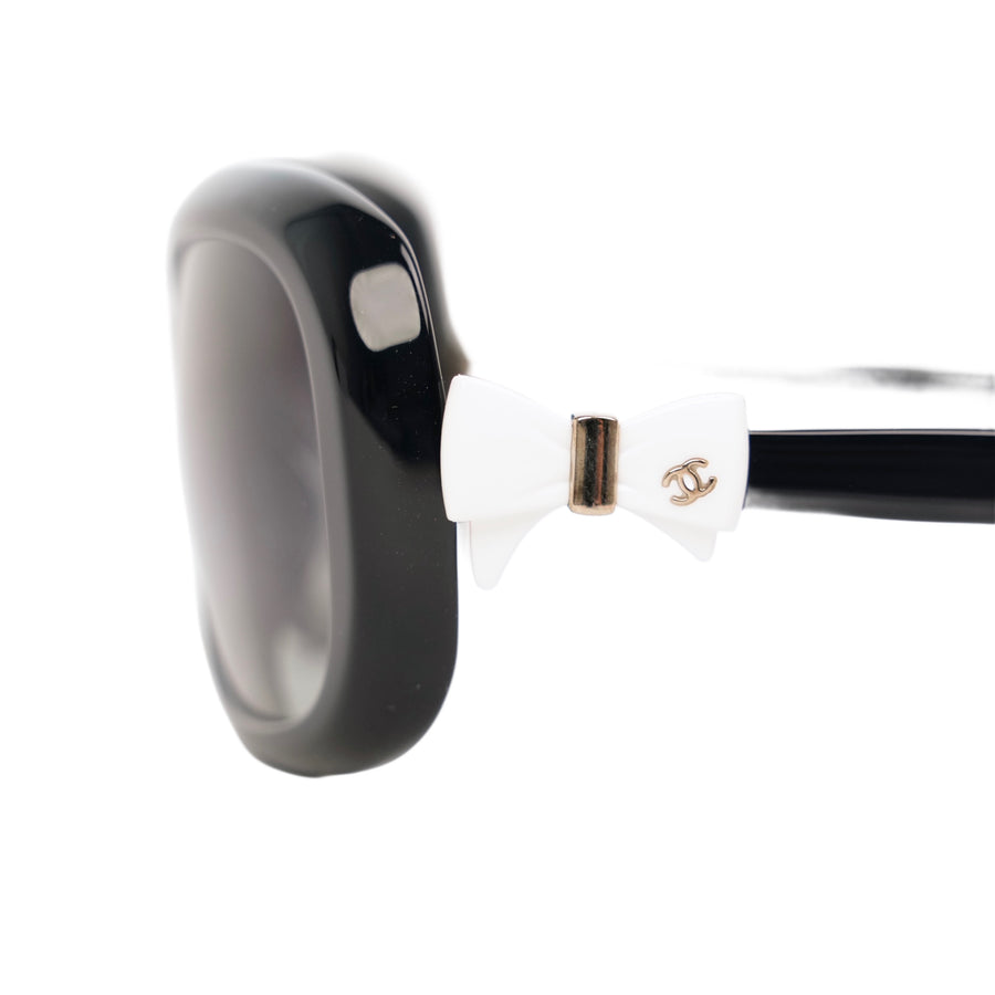 CHANEL Ribbon-adorned Temple Sunglass