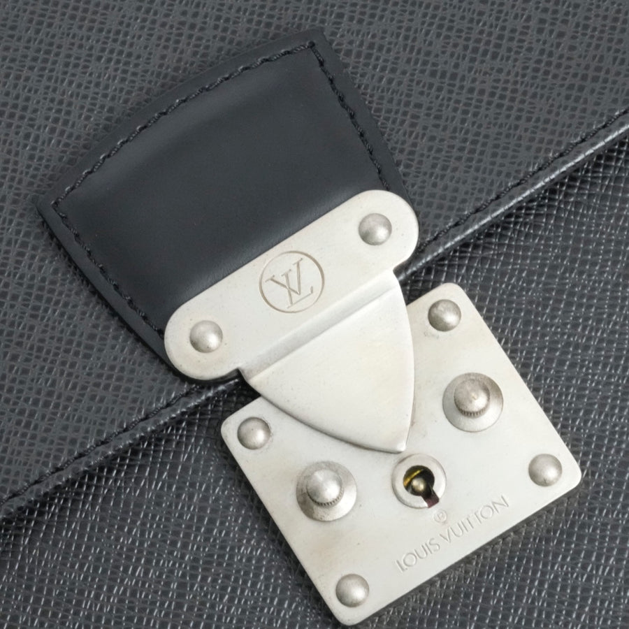 LOUIS VUITTON Taiga Moscova Business Bag M30032