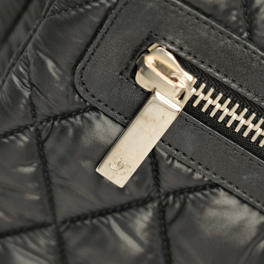 CHANEL 2009–2010 Matelassé Coco Cocoon Shoulder Bag