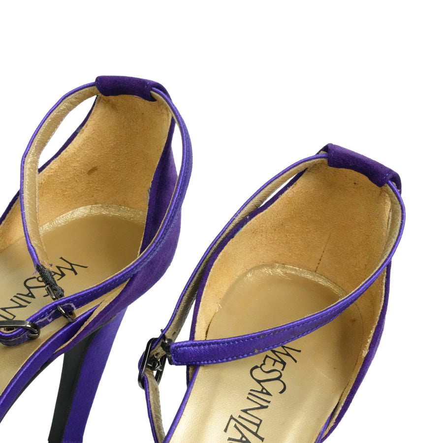 YVES SAINT LAURENT Pumps with Blue Ribbon