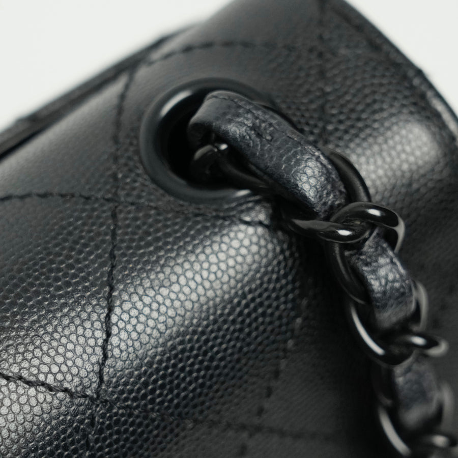 CHANEL 1997–1999 2.55 Matelassé Chain Caviar Skin Shoulder Bag