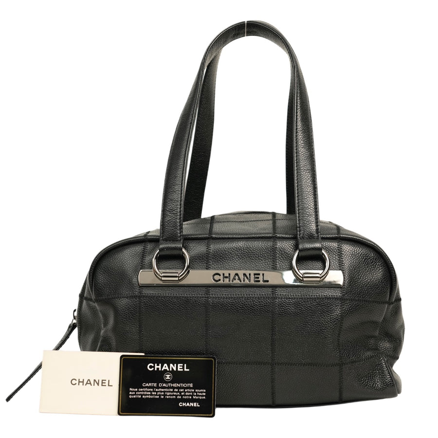 CHANEL 2004–2005 Chocolate Bar Stitch Shoulder Bag