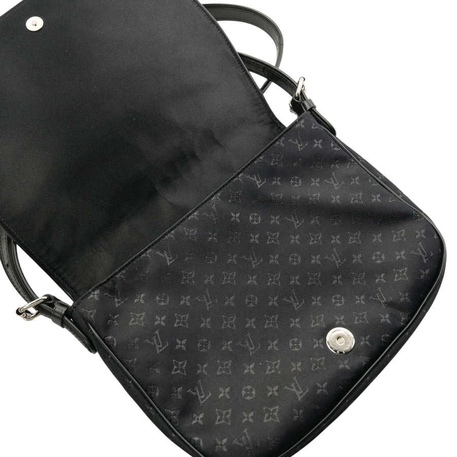 LOUIS VUITTON Monogram Comte De Femusette Satin Noir Shoulder Bag M92273