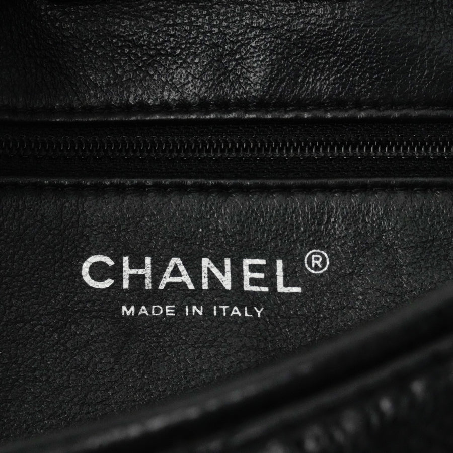 CHANEL 1991–1994 Matelassé Caviar Leather Shoulder Bag