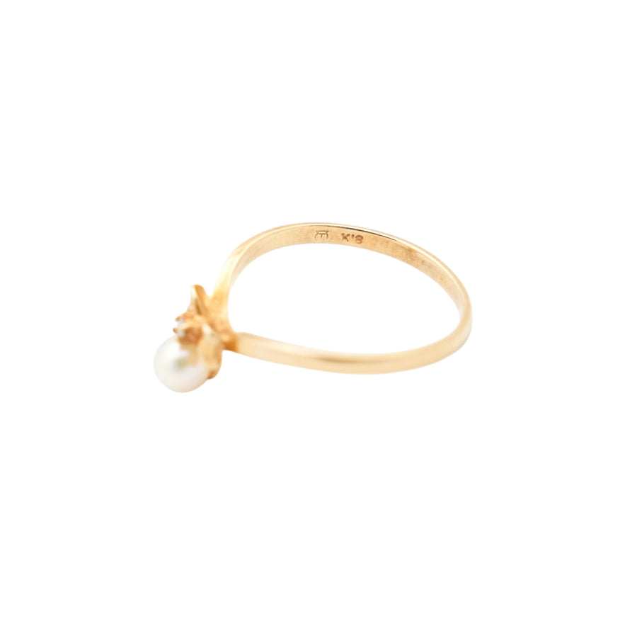TASAKI Ribbon Pearl with Diamond Side Stones Ring