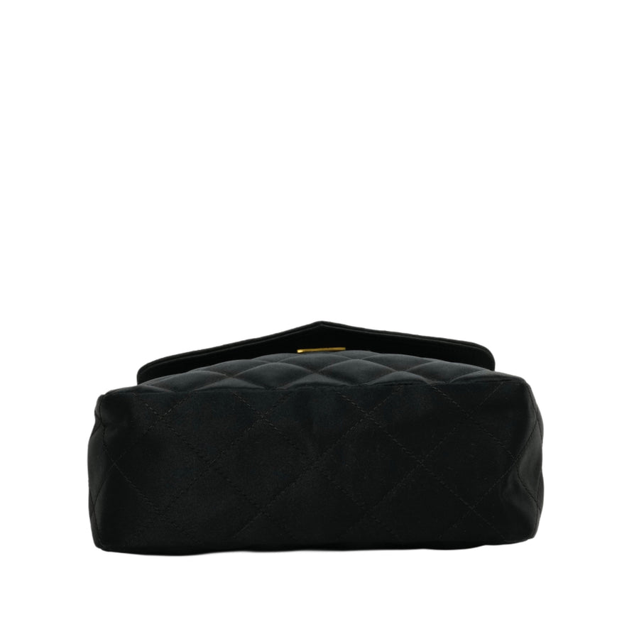 CHANEL 1986-1988 Matelassé Shoulder Bag