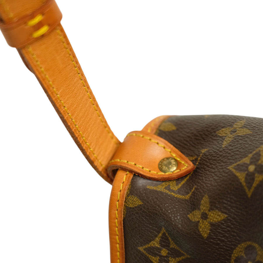 LOUIS VUITTON Monogram Saumur 30 M42256 Shoulder Bag