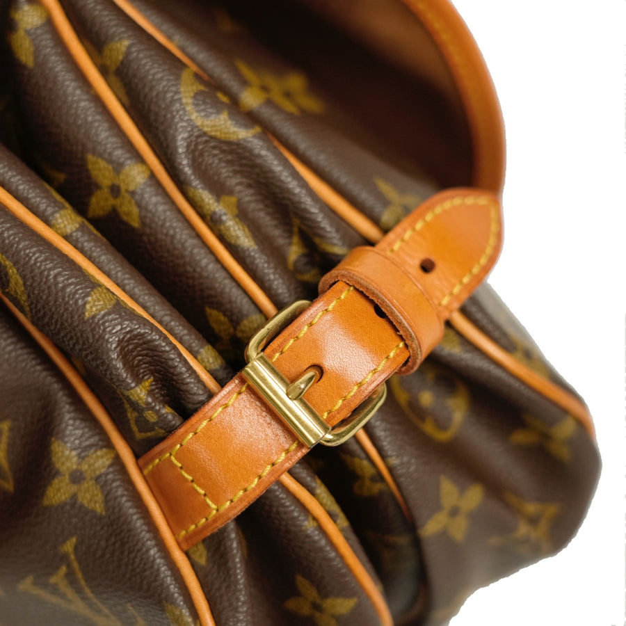 LOUIS VUITTON Monogram Saumur 30 M42256 Shoulder Bag