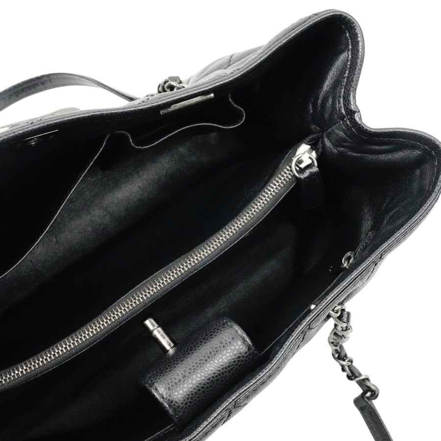 CHANEL 1991–1994 Matelassé Caviar Leather Shoulder Bag