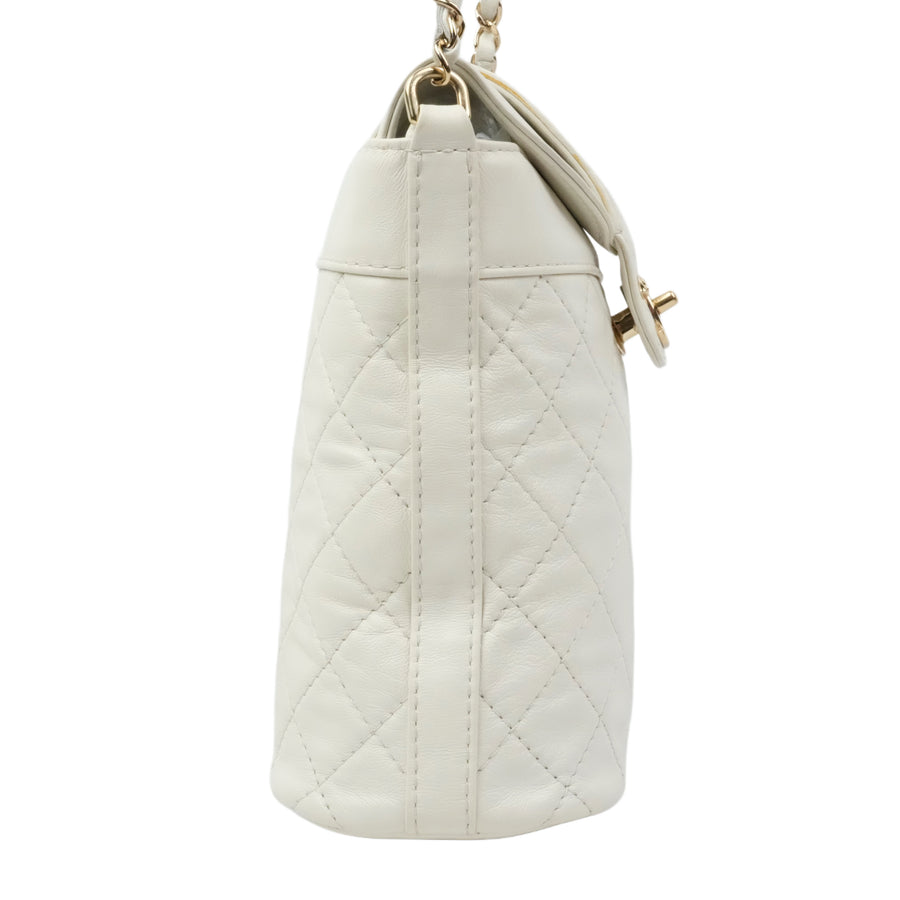 CHANEL Shoulder Bag