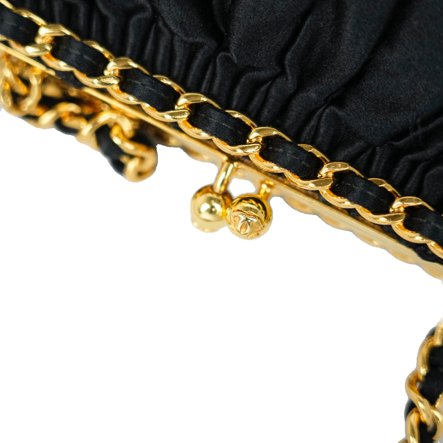CHANEL 1996-1997 Chain Kiss Lock Shoulder Bag