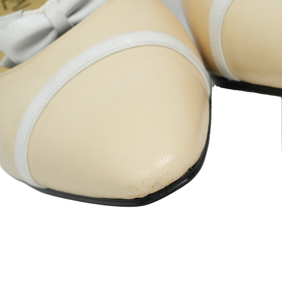 YVES SAINT LAURENT Pumps with Ribbon