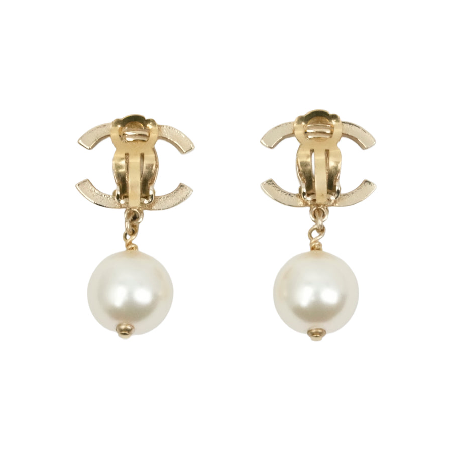 CHANEL 2006 Earring