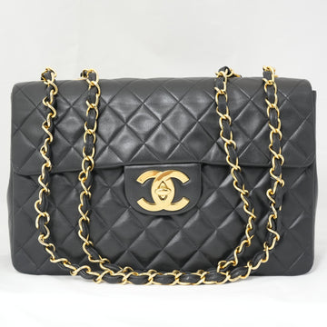 CHANEL 1994-1996 Matelassé Lambskin Shoulderbag