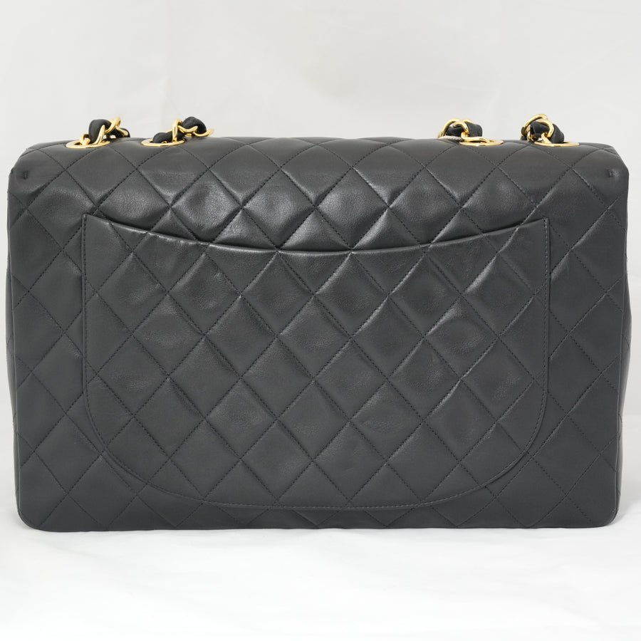 CHANEL 1994-1996 Matelassé Lambskin Shoulderbag