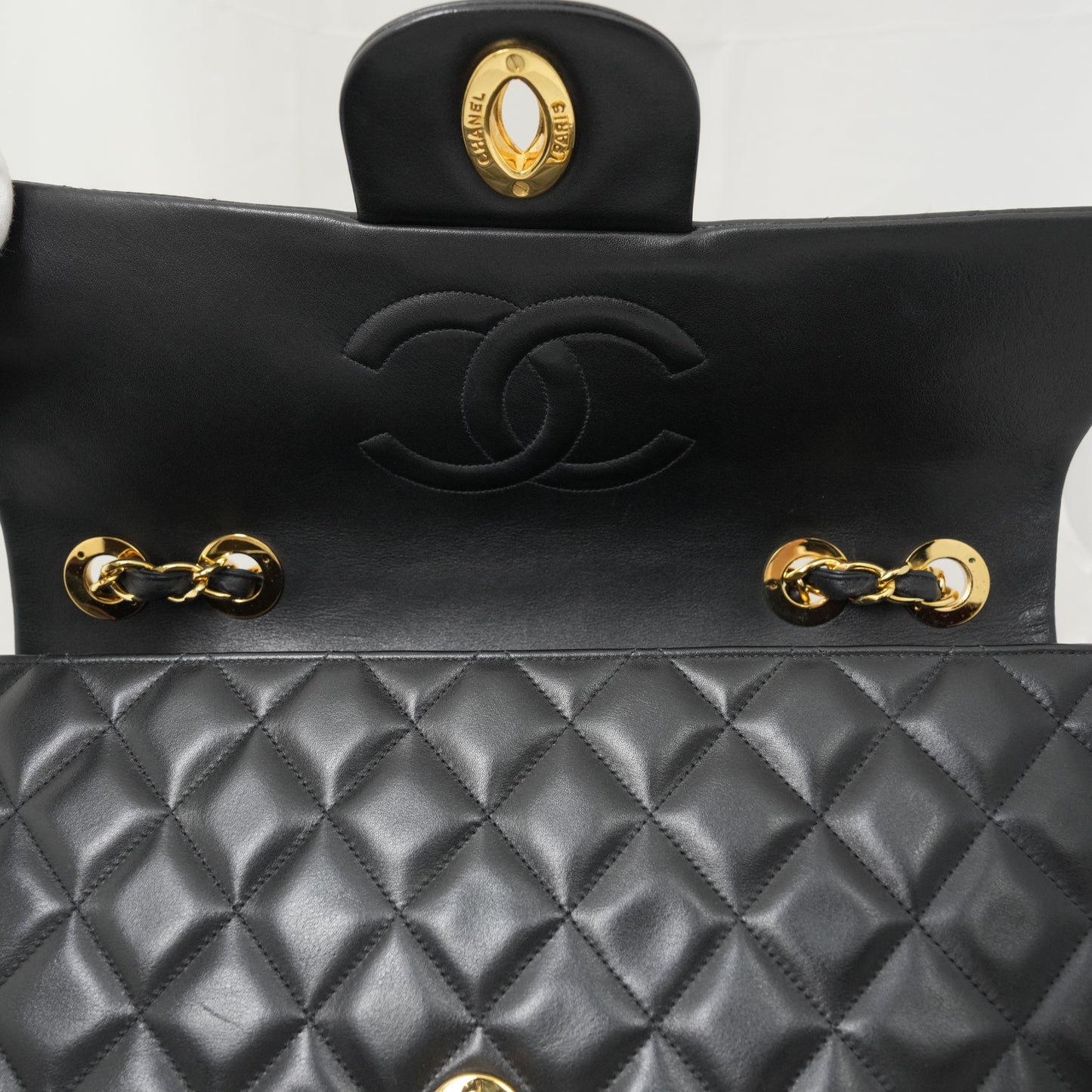 CHANEL 1994-1996 Matelassé Lambskin Shoulderbag