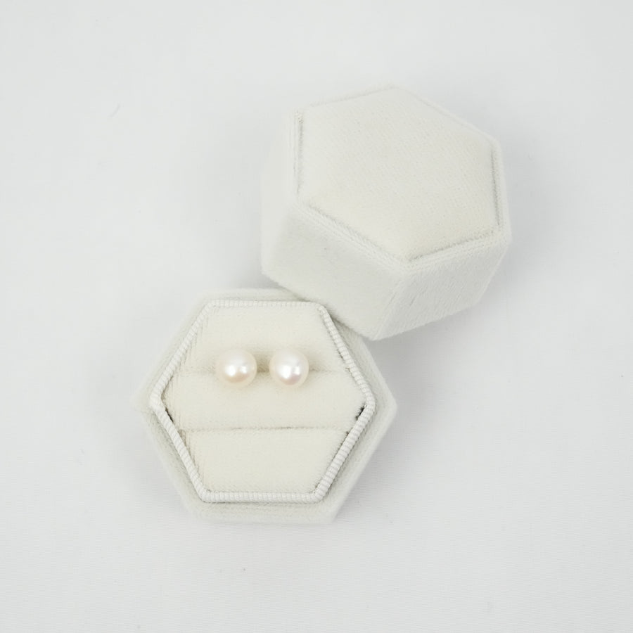 Pearl 1.1g 18K Earring