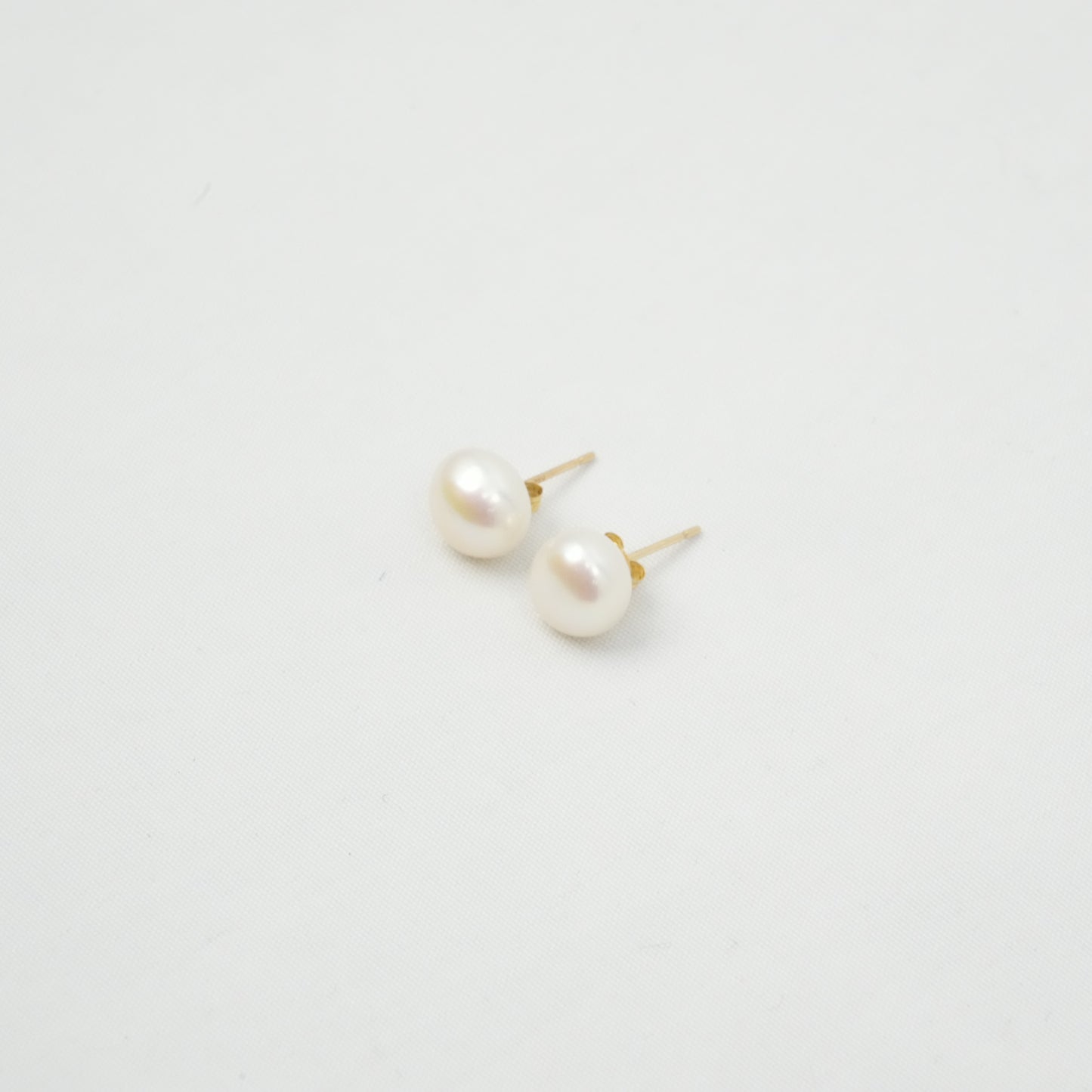 Pearl 1.1g 18K Earring