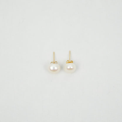 Pearl 1.1g 18K Earring