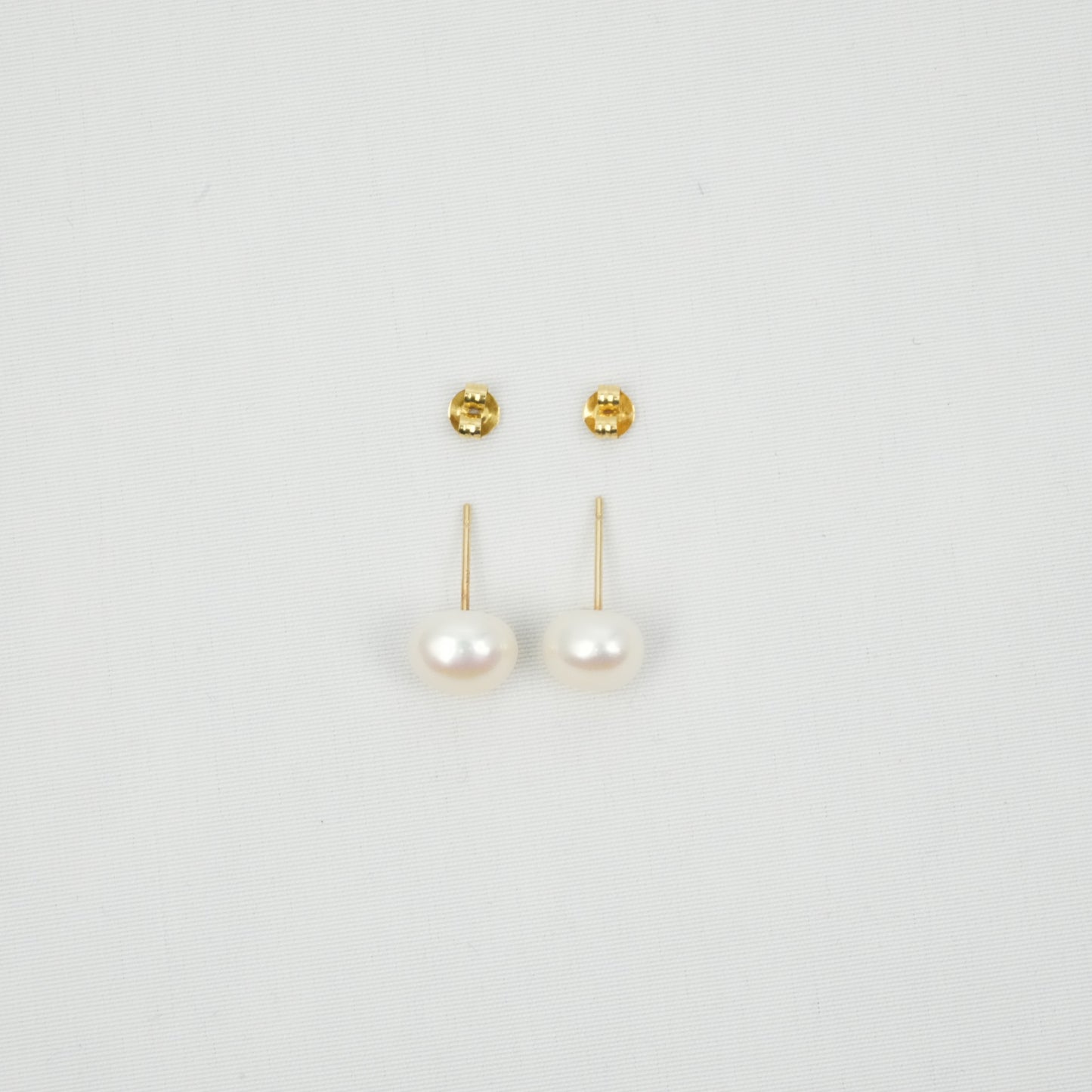 Pearl 1.1g 18K Earring