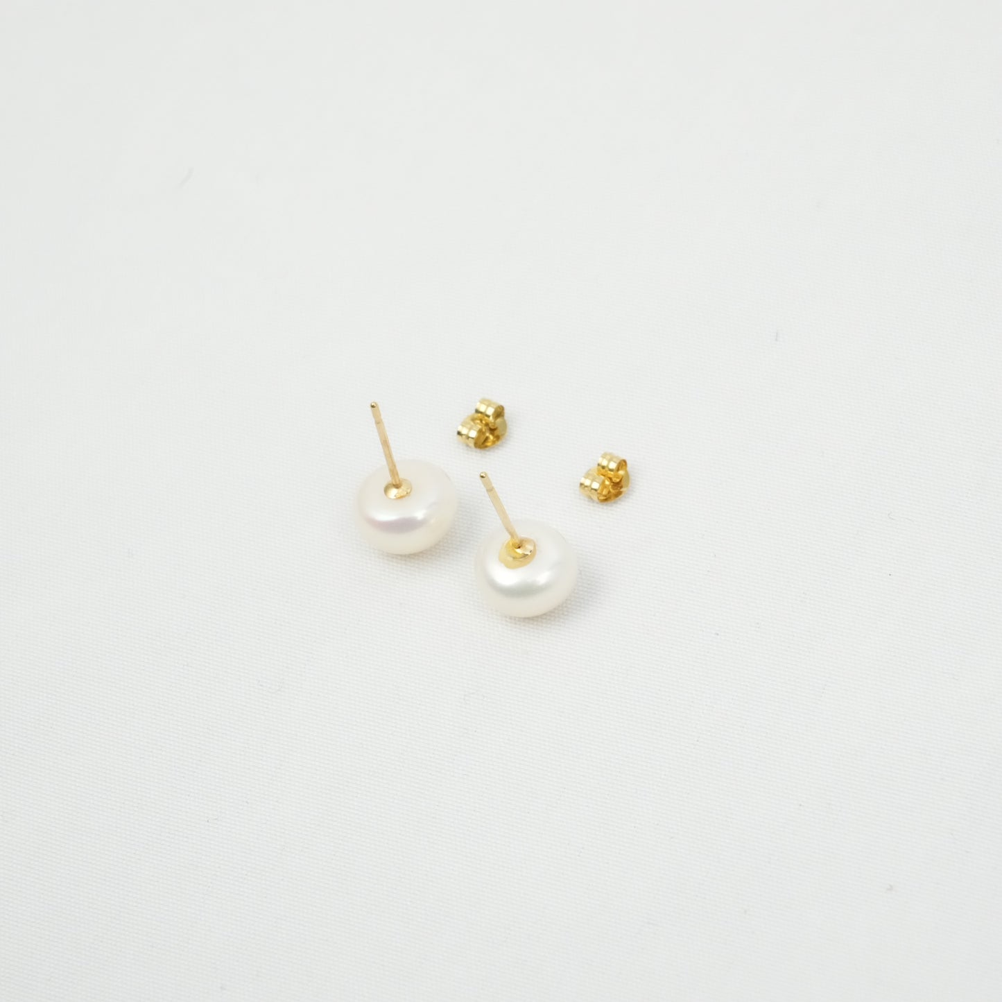 Pearl 1.1g 18K Earring