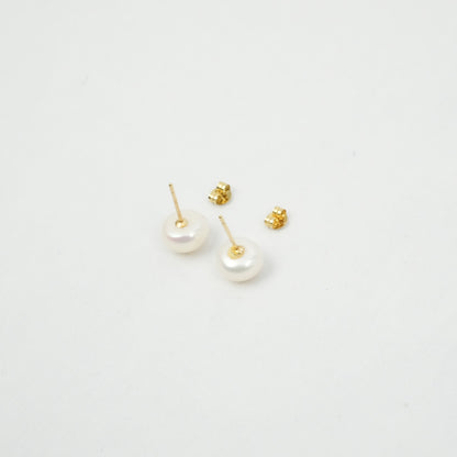 Pearl 1.1g 18K Earring