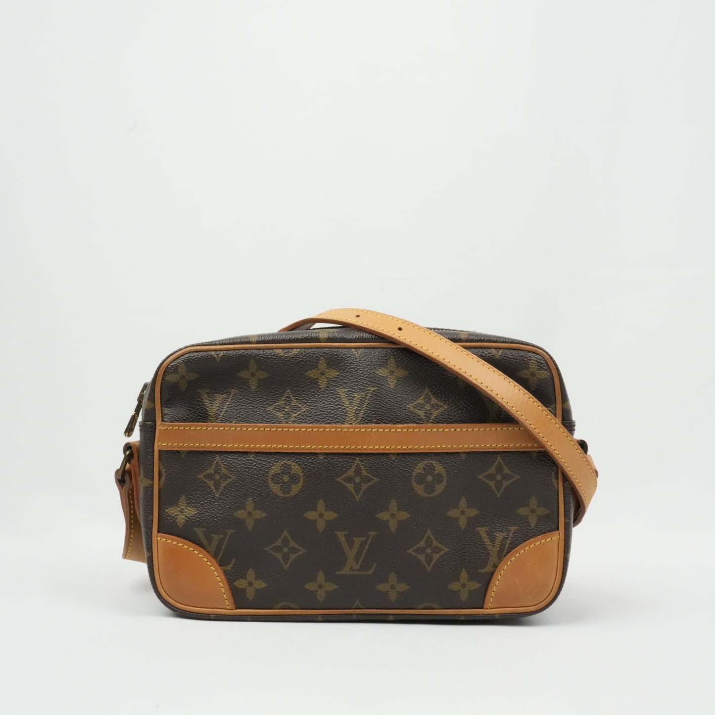 LOUIS VUITTON Monogram Shoulder Bag